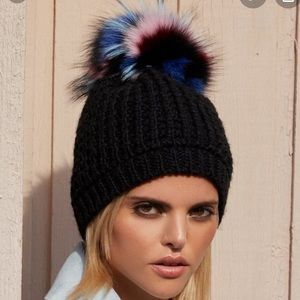 KYI KYI CLASSIC POM HAT WITH MULTICOLOR FOX FUR